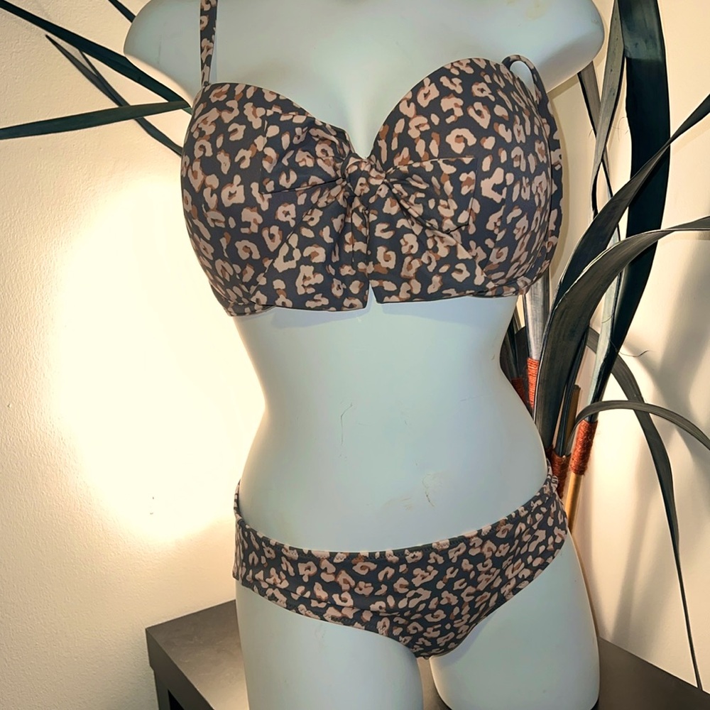 Bikini Set - Picture 2 of 15